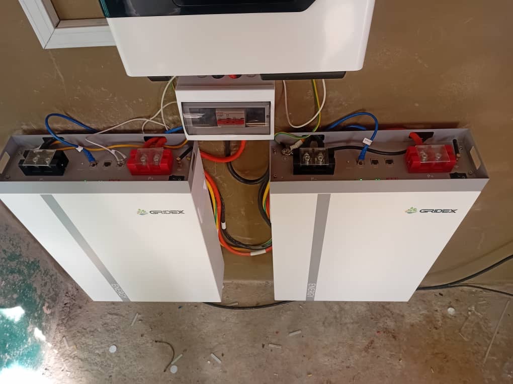 Baterías GRIDEX Energy instaladas en pared